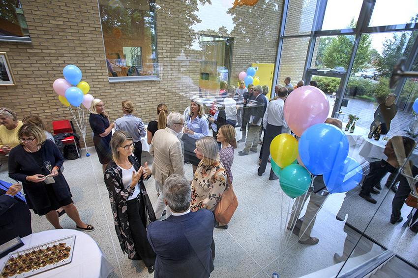 Ett femtiotal gäster deltog vid invigningen