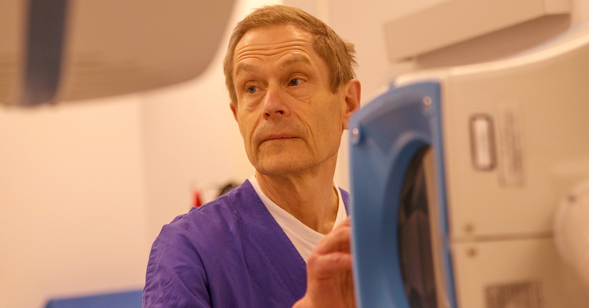 Johan Kärrholm, professor och överläkare i ortopedi
